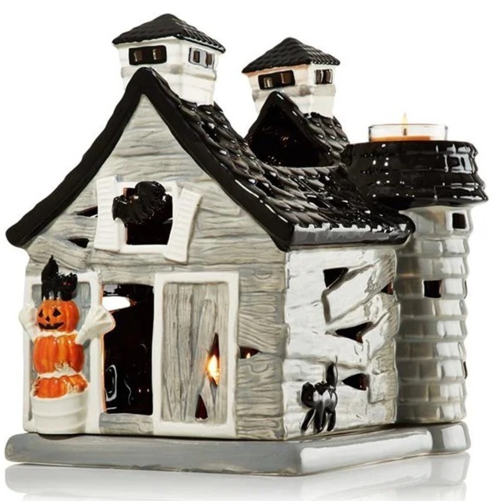 Bath Body Works 2013 Pumpkin Carving Haunted Barn House Luminary Halloween